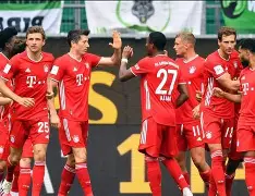 转会期拜仁慕尼黑伤情更新：德国杯节点到来，气氛紧张，医务组通报恢复(拜仁慕尼黑英文ppt)